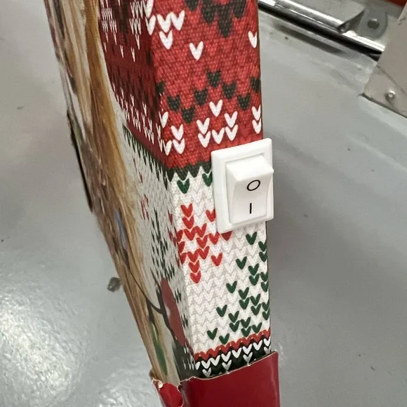 BNWT Adorable Golden Doodle Dog Canvas Art with LED lights - Picture 3 of 4